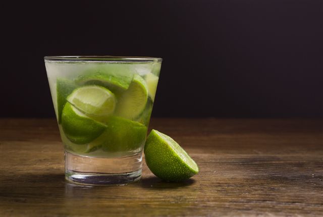 Cmo Montar Fabbrica per la Produzione di 'Caipirinha' con capacit di produzione di 1.000 litri al giorno. Progetto