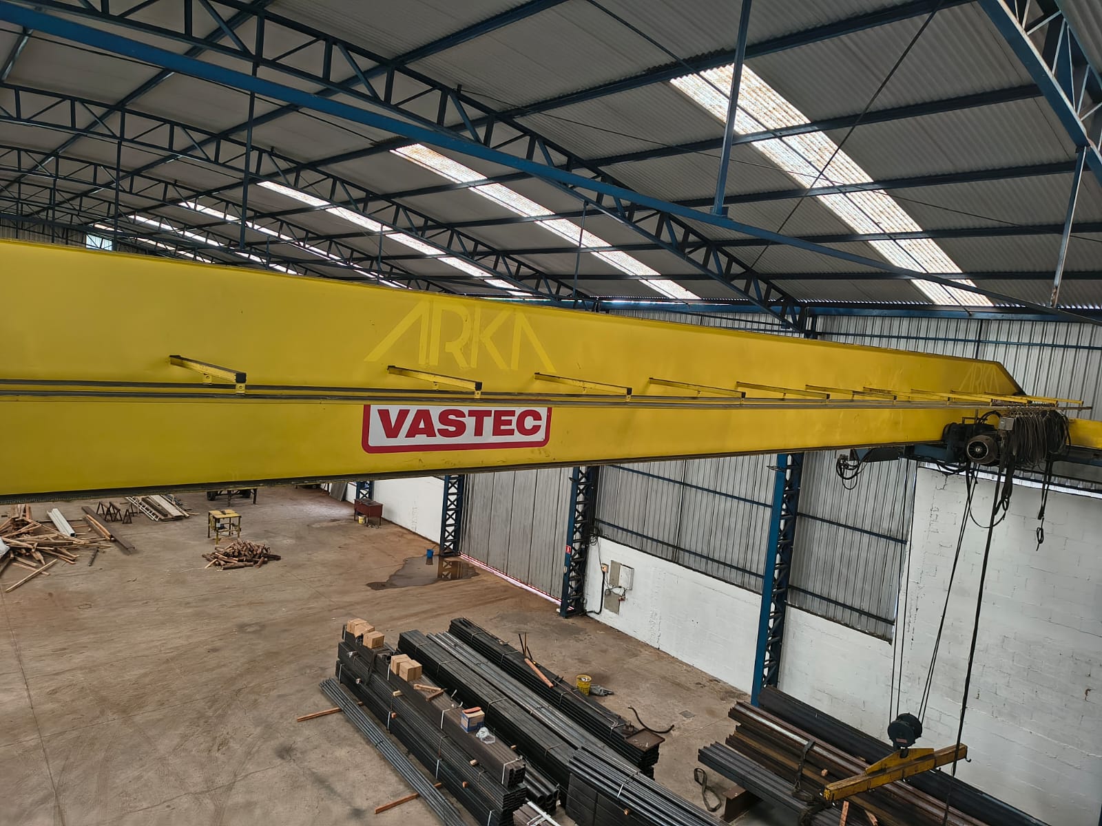 VENDA DE PONTE ROLANTE SEMI NOVA R$ 550.000,00 PRECIOSIDADE